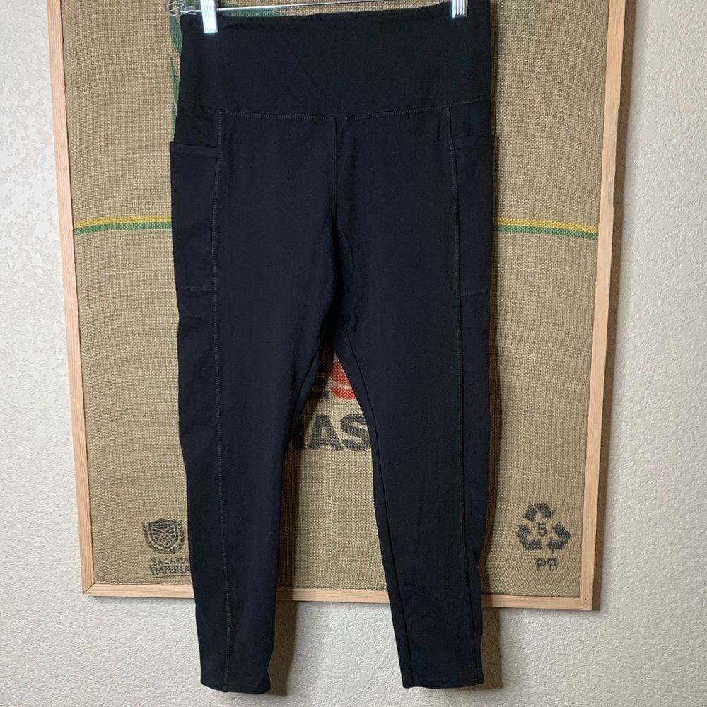 Danskin saddle pockets, Black yoga pants